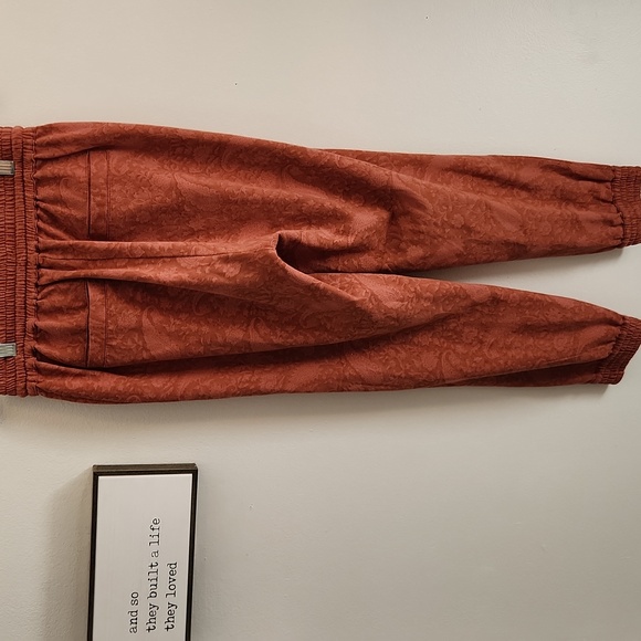 Cleobella Terracotta Paisley Print Jogger Pants Size Extra Small - Picture 4 of 14